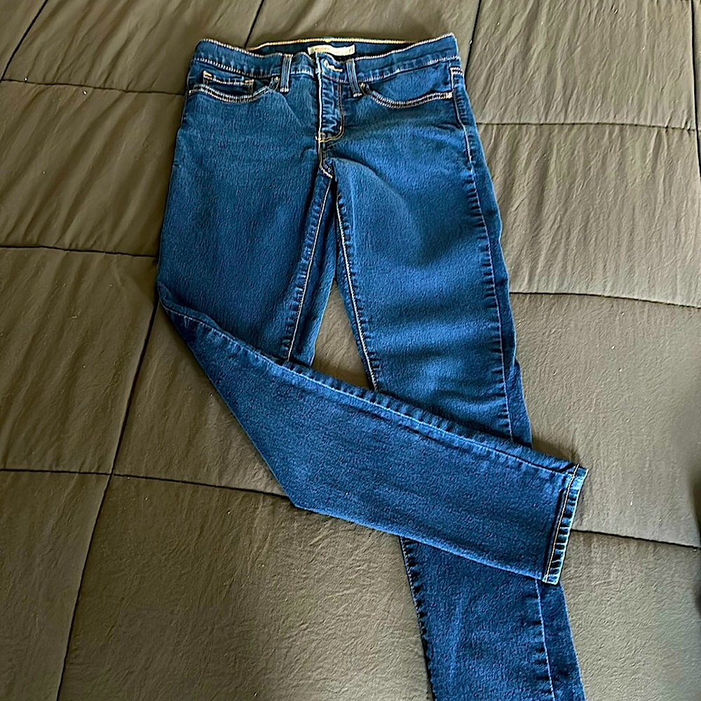 Loved!!! Levi skinny 311 shaping skinny jeans!